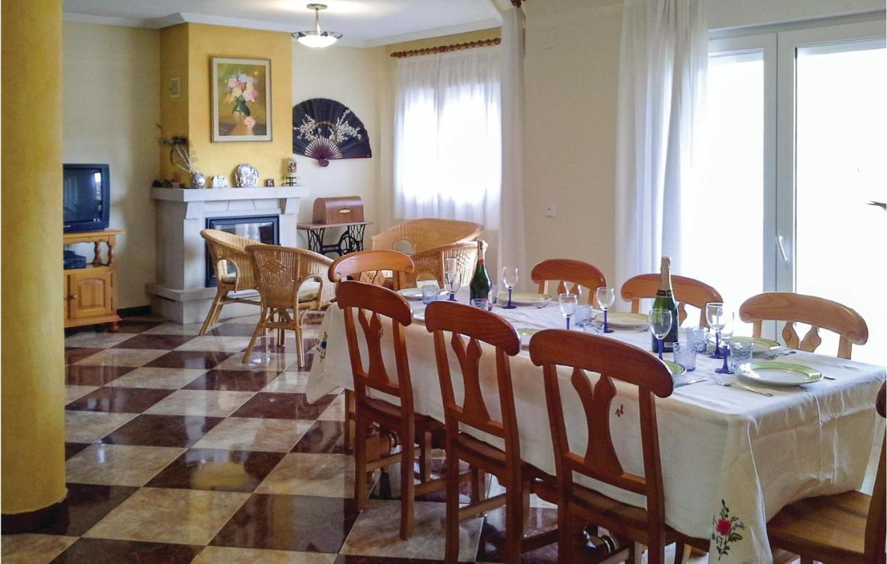 Awesome Home In Portman With Kitchen Luaran gambar